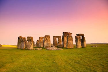 Stonehenge and Bath tour from London with Stonehenge entry